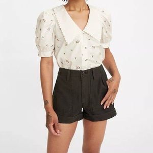 LEVI’S!! Women’s black Levi’s ribcage shorts, high waisted